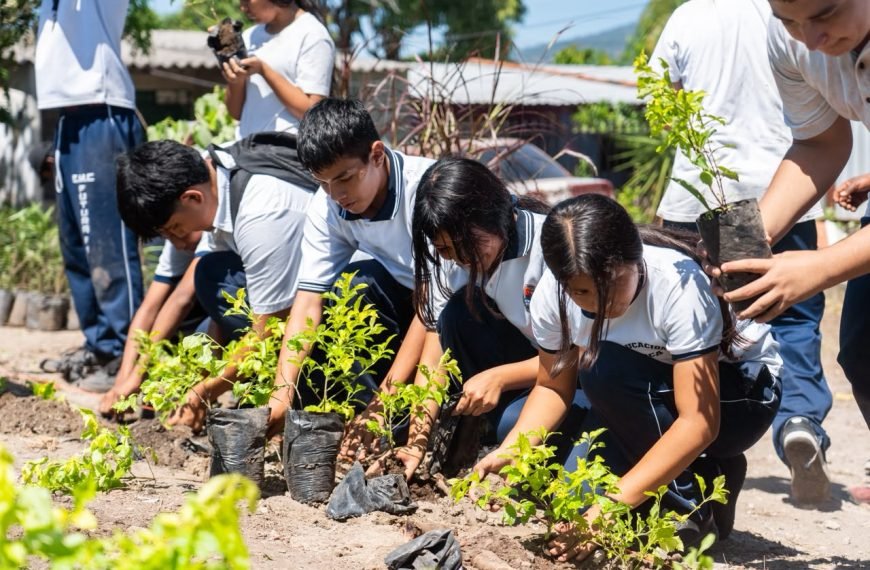 De Basurero a Jardín comunitario: Comuna Central elimina punto de contaminación en Cuscatancingo