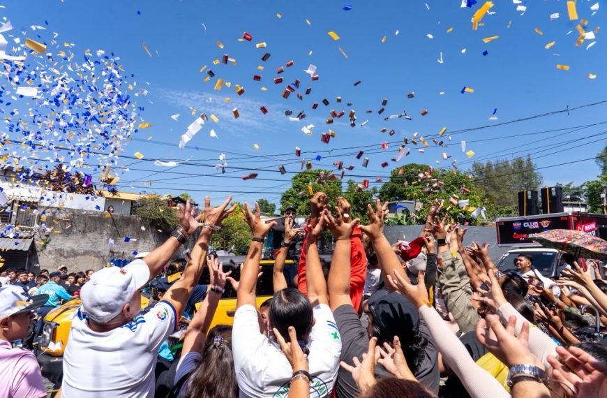 Iniciaron las Fiestas Patronales de Mejicanos con Desfile del Correo